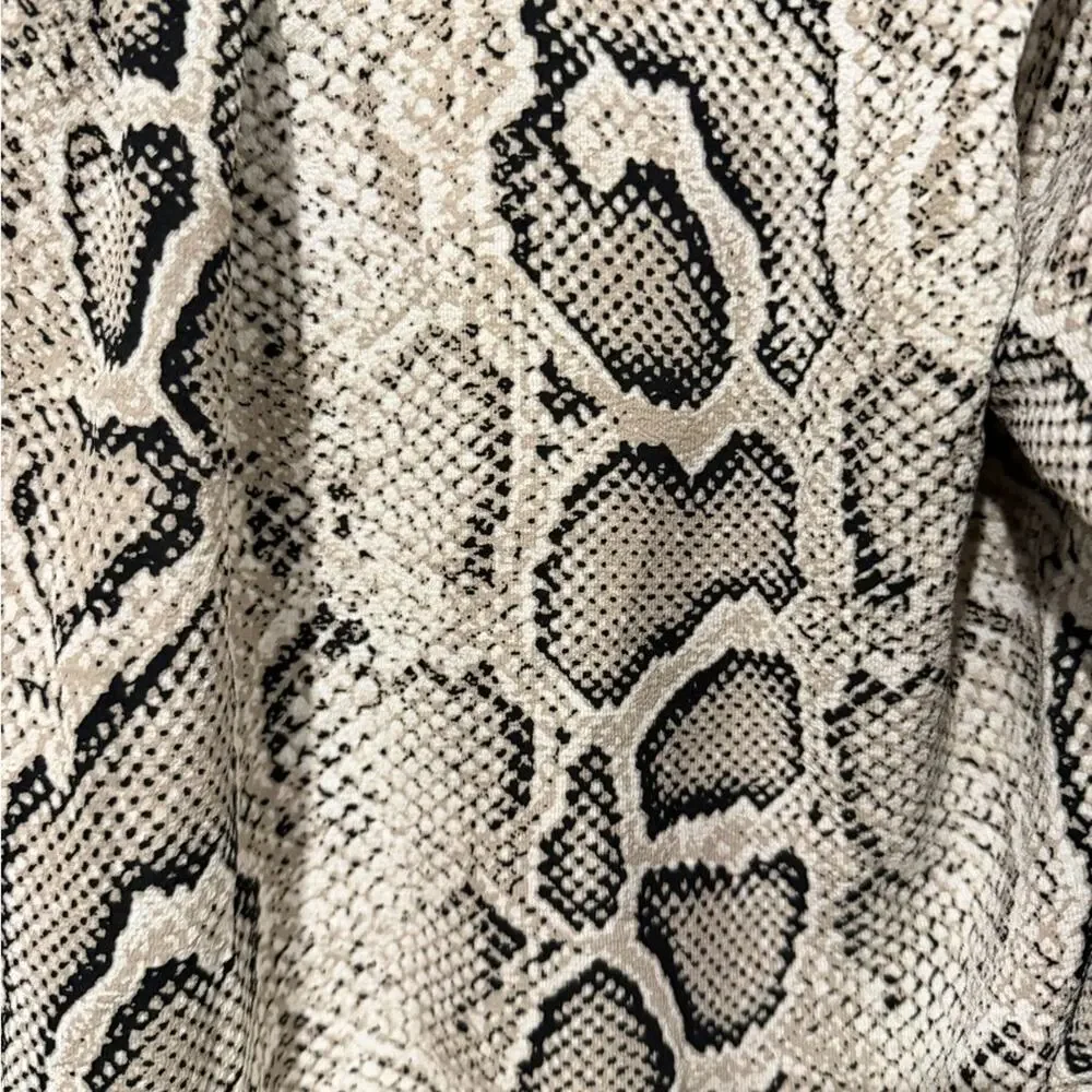 Michael Michael Kors Snakeskin V-Neck Roll-Tab Sleeve Blouse Size Medium